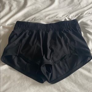 lululemon Hotty Shorts 2.5”